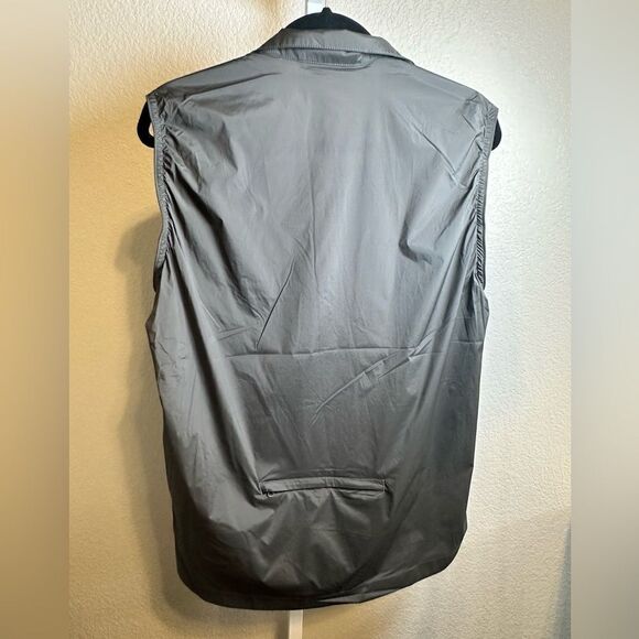 NWT J. Lindeberg Men’s Ash Black Light Packable Full Zip Vest - Size Small - Picture 9 of 13